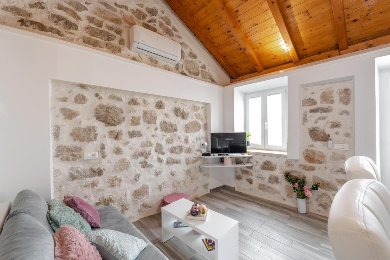 Buici Little Stone Houseアパートメント エクステリア 写真